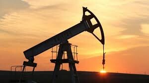 نفت در سراشیبی کاهش قیمت افتاد
