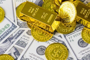 پیش‌بینی متفاوت  قیمت طلا/ کف قیمتی دلار چقدر است؟