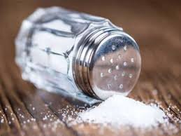 قطع و نخوردن نمک چه عوارضی برای بدن دارد؟