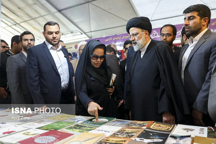 حضور سرزده رئیس جمهور در نمایشگاه کتاب