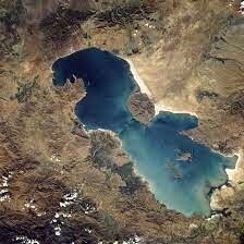 آب دریاچه ارومیه کم شد