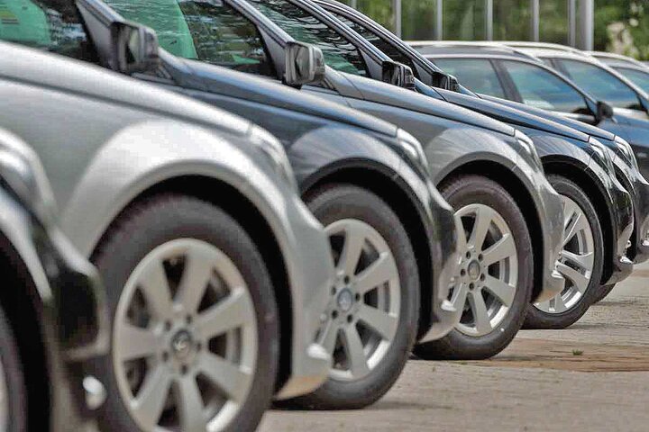 خودروهای وارداتی کم تیراژ به بورس می آیند
