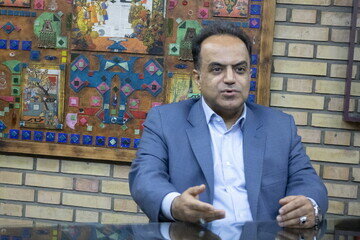 عروس‌ودامادها به سمت بدلیجات و نقره رفته‌اند