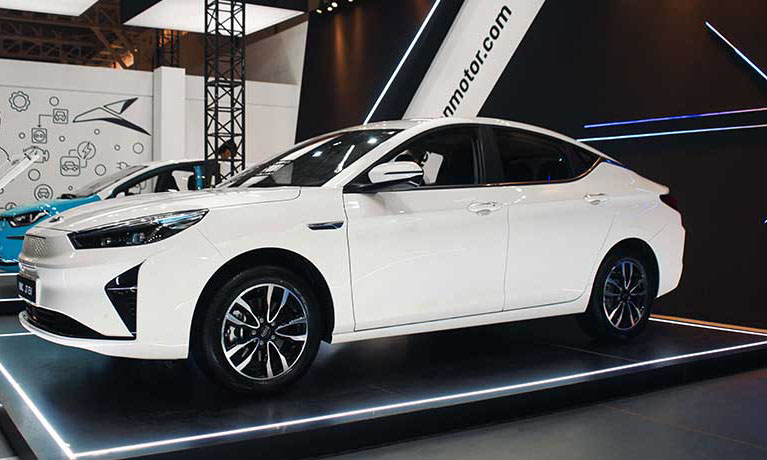نمایش عمومی خودروهای برقی، پلاگین هیبرید و وارداتی کرمان موتور در دومین نمایشگاه تحول صنعت خودرو