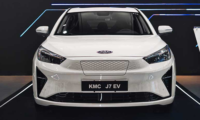 نمایش عمومی خودروهای برقی، پلاگین هیبرید و وارداتی کرمان موتور در دومین نمایشگاه تحول صنعت خودرو