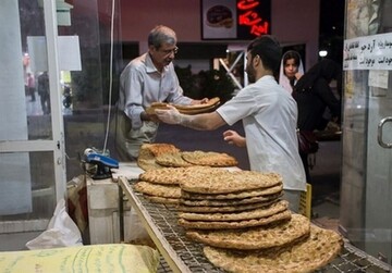 سهمیه آرد ۳۰۰ نانوایی متخلف در تهران صفر شد
