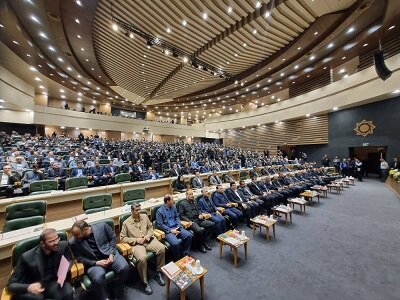 نقدینگی در فروردین ماه کاهش یافت