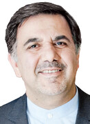 ثابتی، عباس آخوندی را تهدید کرد