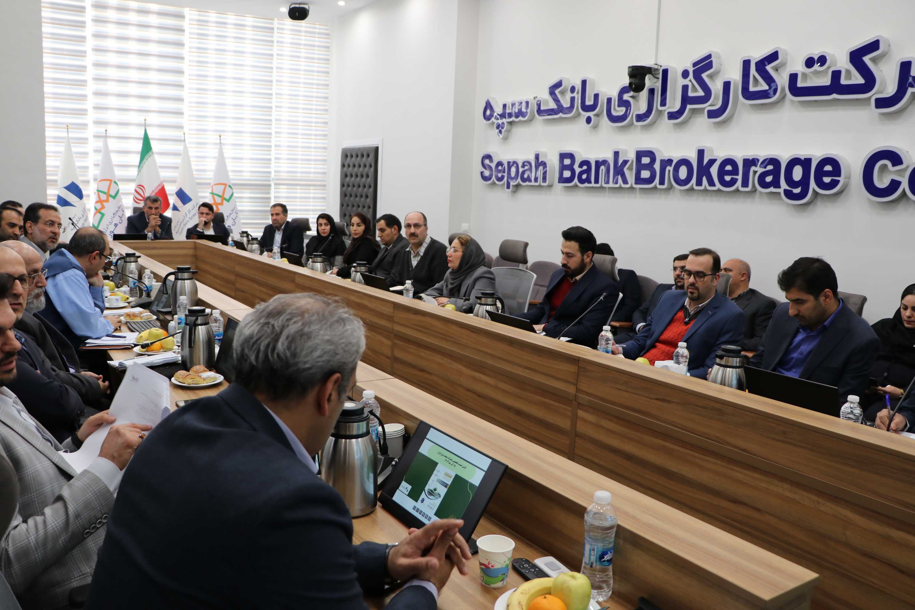 برگزاری نشست تخصصی بررسی چشمانداز صنعت برق، فرصتها و تهدیدها