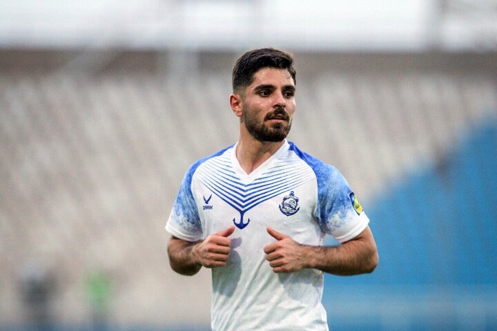 محمد عمری زهرش را به پرسپولیس ریخت