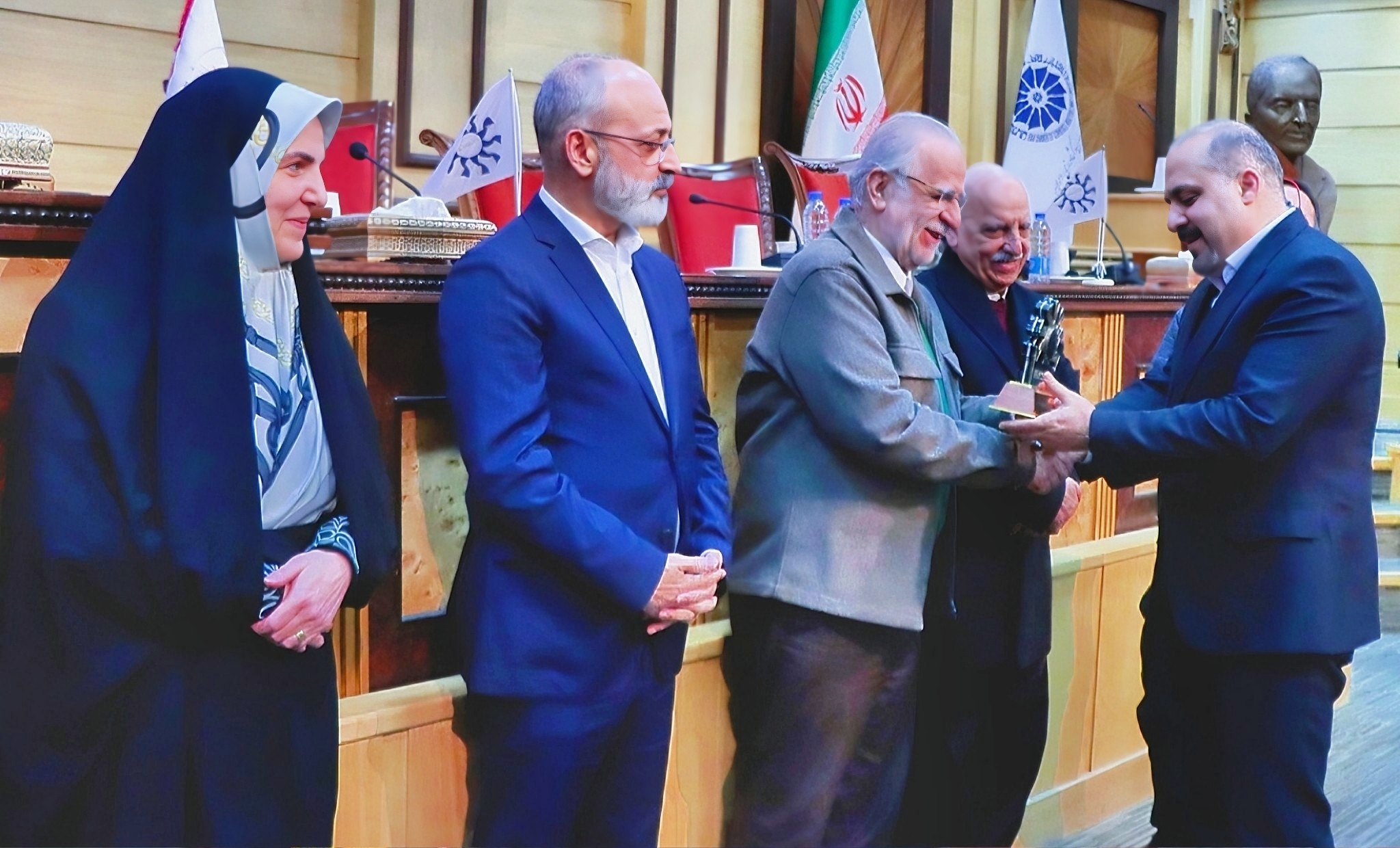 «آی بی کراد» برترین سکوی تامین مالی جمعی کشور شد