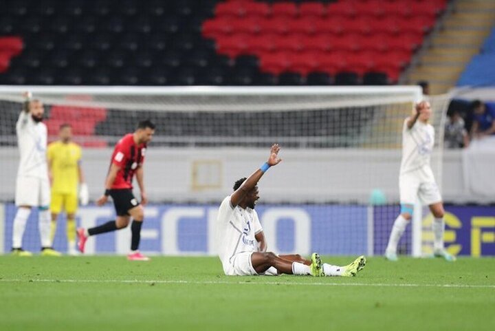 مهاجم استقلال بازی با نساجی را از دست داد