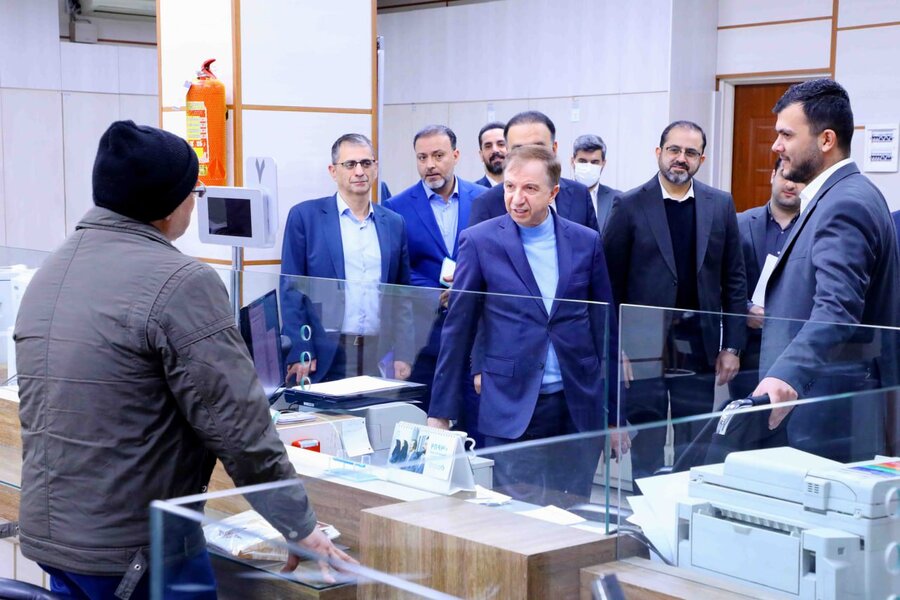 بازدید مدیرعامل و اعضای هیأتمدیره از شعبه مرکزی بانک دی