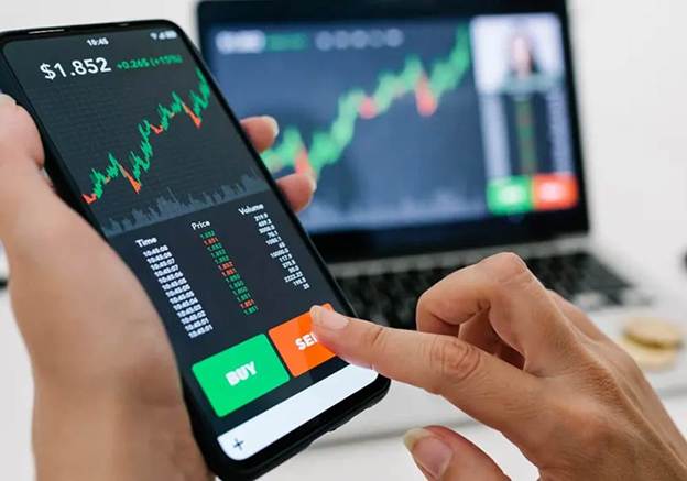 بهترین برنامه برای ترید ارز دیجیتال + (مقایسه ۵ اپلیکیشن معتبر)