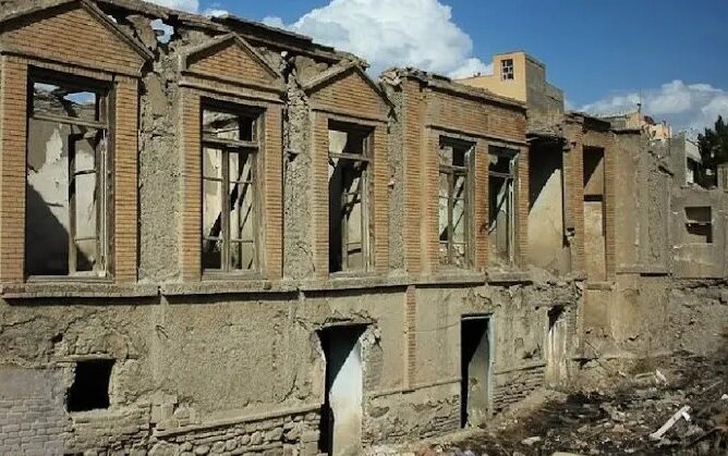 خطر فروریختن خانه باقرخان «سالار ملی» در تبریز