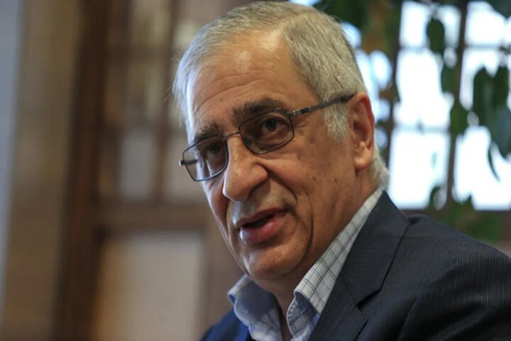 بانک مرکزی به سمت هدف‌گذاری نرخ بهره حرکت کند