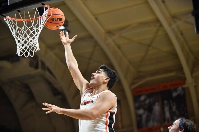 پارسا فلاح به تیم بسکتبال کالج اوکلاهما استیت پیوست