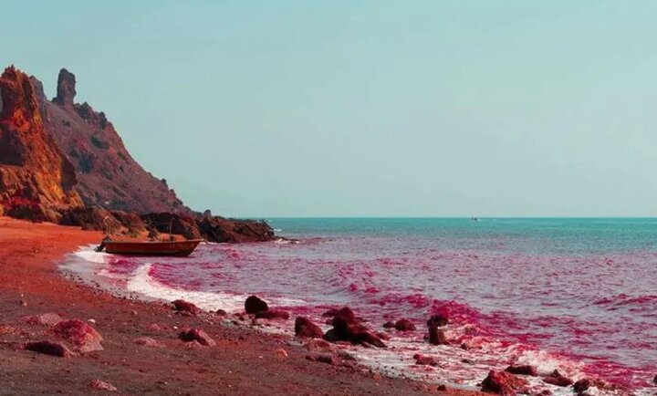 برداشت خاک سرخ از جزیره هرمز