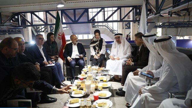 کمیته کاری اتاق های ایران و امارات در حوزه صادرات مجدد تشکیل شود