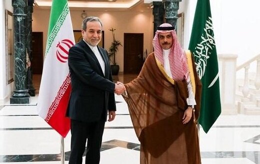 دیدار عراقچی و وزیر خارجه عربستان