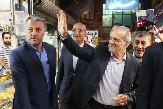 حضور پزشکیان در بازار کرمانشاه