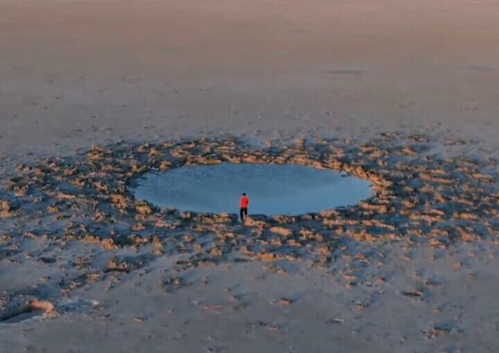 کشف گودال بزرگ مرموز در دل دریاچه ارومیه