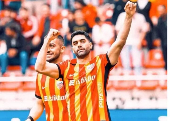 جلسه استقلال با علی کریمی؛ بمب نقل و انتقالات منفجر می شود؟