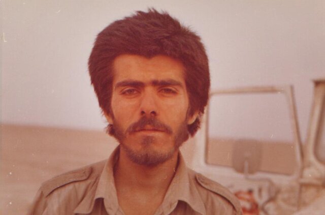 تصویری از شهید فریدون عباسی در لباس شهادت