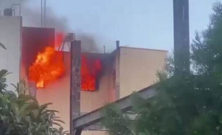 آتش سوزی طبقه پنجم شهرداری ایلام به دلیل اتصال برق