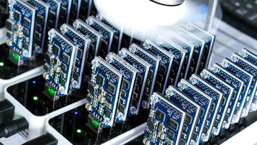 مدت زمان استخراج یک بیت کوین با کامپیوتر چقدر است؟