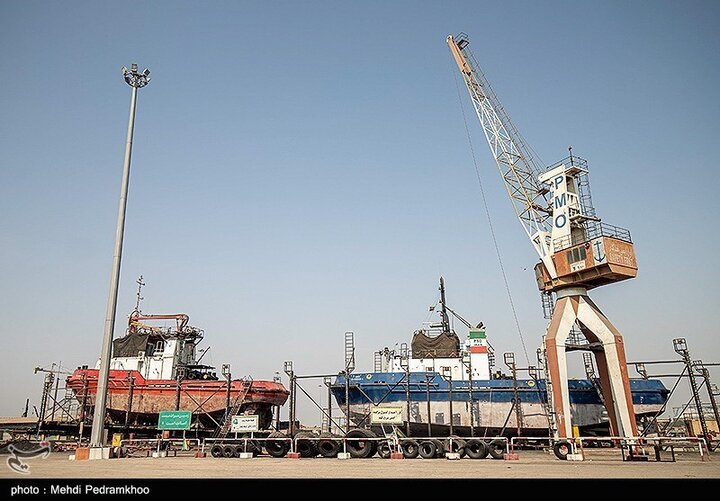 جابجایی ۸۵ هزار تن کالای اساسی در بنادر طی یک روز جابجایی ۸۵ هزار تن کالای اساسی در بنادر طی یک روز