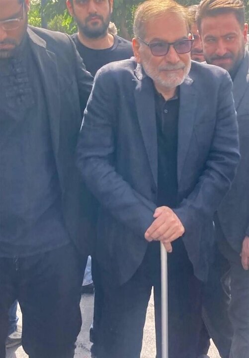 حضور شمخانی پس از حمله اسرائیل در مراسم تشییع