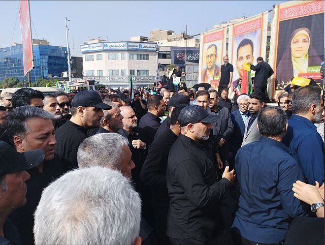 حضور رئیس جمهور در مراسم تشییع پیکر شهدا