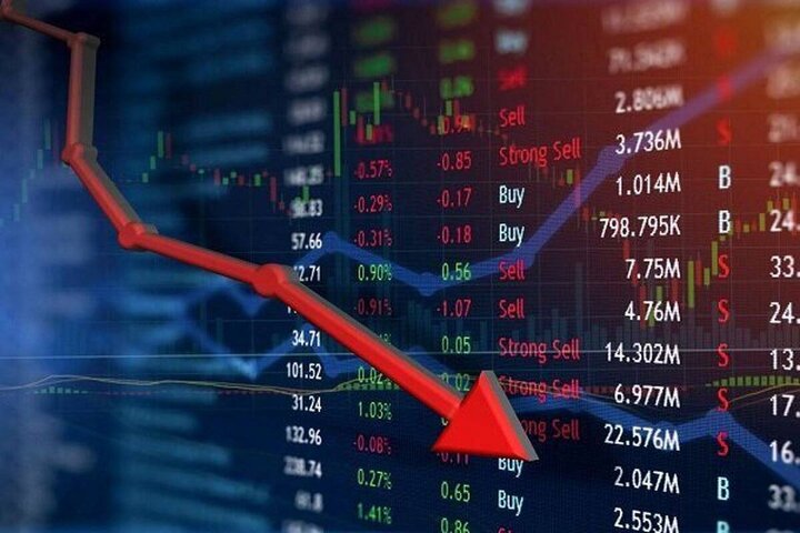 چرا پول حقیقی ها از بازار خارج شد؟