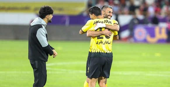 کاوه رضایی در سپاهان ماند