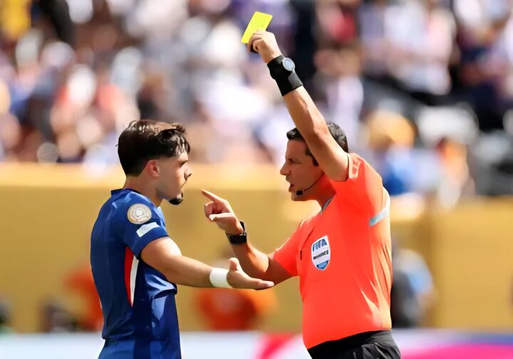 علیرضا فغانی مدال انداخت اما با ترامپ دست نداد