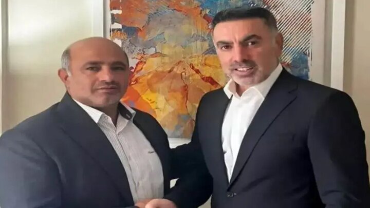 محمود فکری قرارداد سرمربی گری امضا کرد