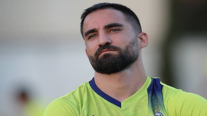 وینگر سرعتی و تکنیکی استقلال، تراکتوری شد