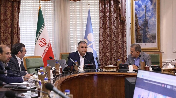 نشست کمیته نظارتی اوپکپلاس با حضور وزیر نفت برگزار شد نشست کمیته نظارتی اوپکپلاس با حضور وزیر نفت برگزار شد