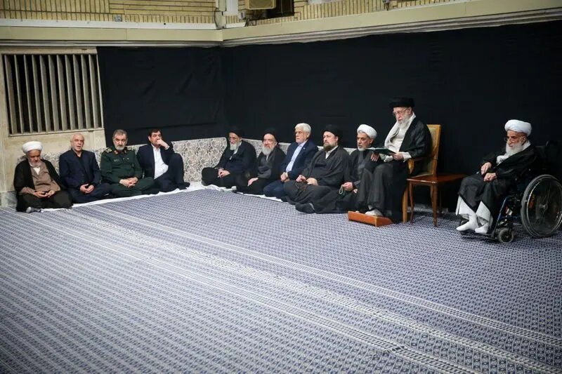 آیت الله جنتی با ویلچر به دیدار رهبر انقلاب رفت