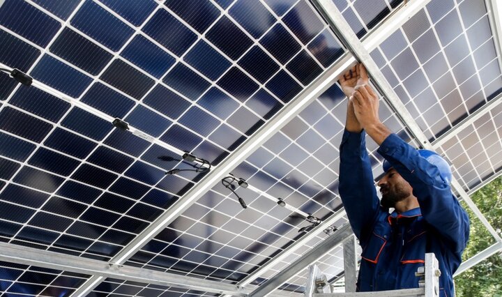 عملیات نصب بیش از پنج هزار نیروگاه خورشیدی