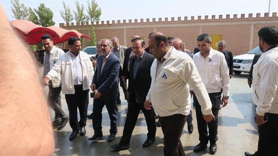 بازدید استاندار قزوین از شرکت آسیاناما در راستای حمایت از صنعت CNG