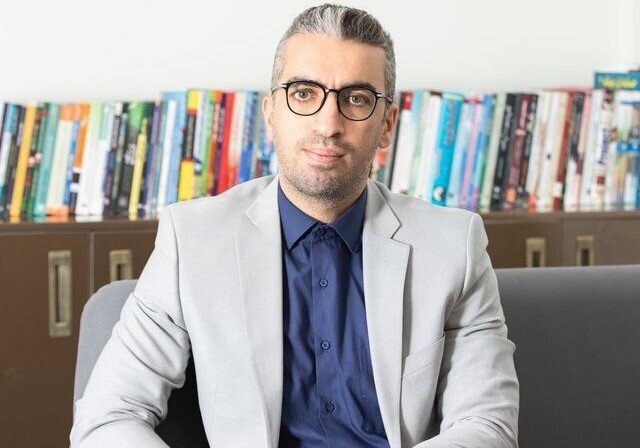 اثر دیدگاه‌های وزیر اقتصاد بر بازار سرمایه