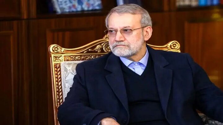 توییت علی لاریجانی قبل از سفر به بیروت: حزب‌الله مستقل و خودکفا است