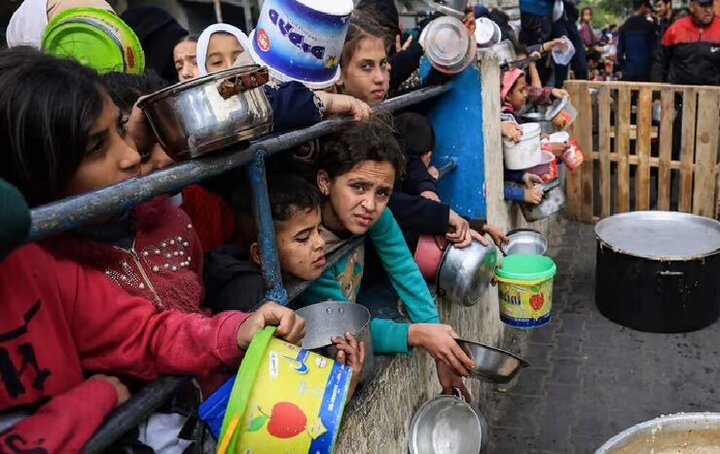 غزه: ۵۰۰ نوزاد با گرسنگی و سوء تغذیه دست‌وپنجه نرم می‌کنند