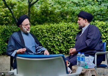 عیادت سیدحسن خمینی از رئیس دولت اصلاحات