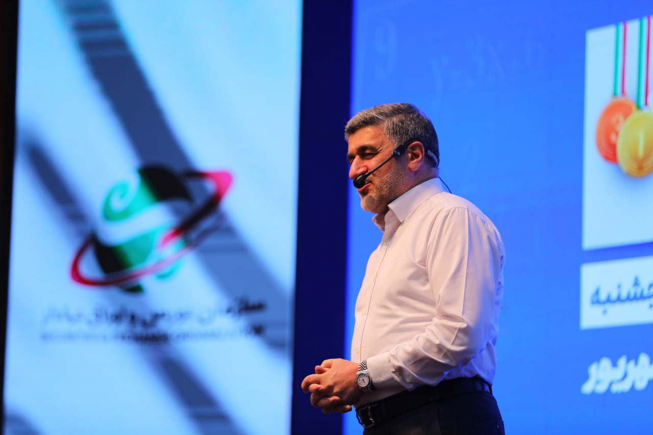 تجلیل از برگزیدگان المپیادهای جهانی و کشوری اقتصاد و مدیریت