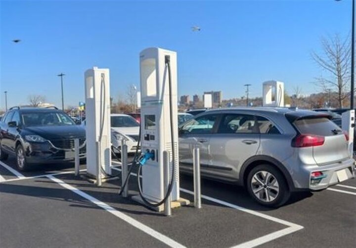 پلتفرم‌های خصوصی عرضه خودروهای برقی؛ راهکار واقعی یا فقط نمایشی برای مشکلات واردات؟