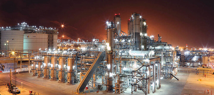 تأثیر ارتقای رتبه جهانی هلدینگ خلیج فارس بر بازار سرمایه ایران