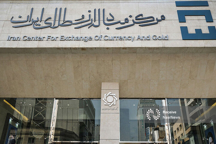 ایجاد نماد اسکناس دلار و یورو در تالار مرکز مبادله